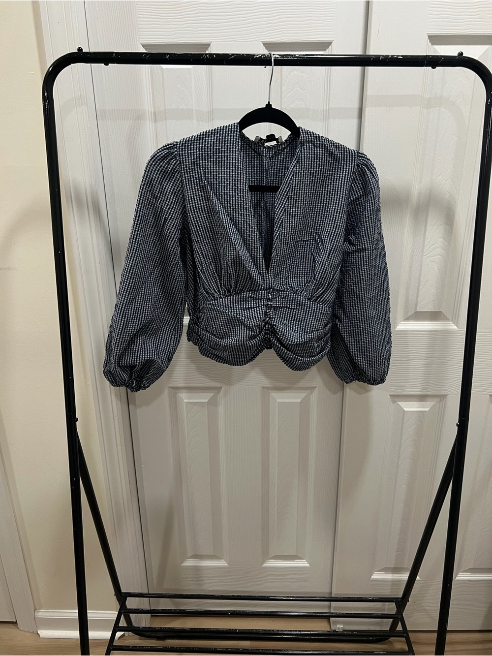 Zara Black & White Gingham Cropped V-Neck Puff Sleeve Top